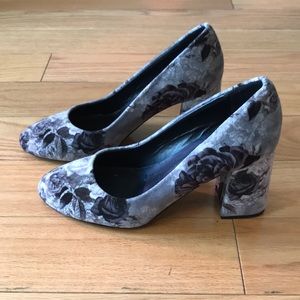 Floral velvet stacked heel pumps
